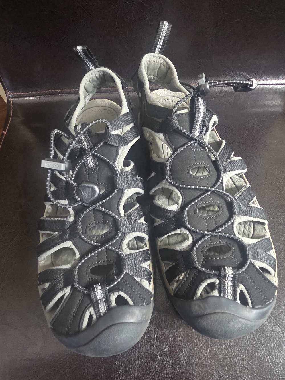Keen Womens Black and Gray Closed-Toe Water Shoes Sandals Size 9